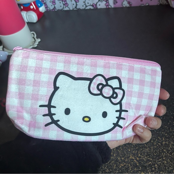 Hello Kitty Bundle - Picture 3 of 6